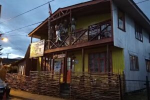 Hospedaje Familiar ” El Caleuche”