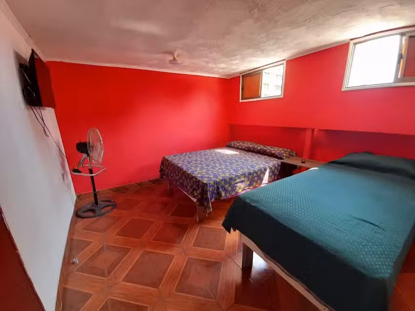 Hostal CASA ROJA