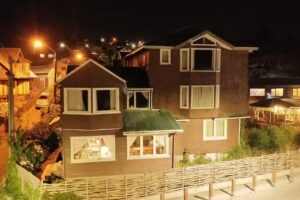 Hostal esmeralda by the sea