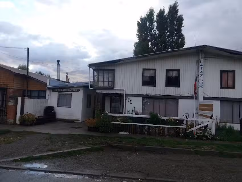 Hostal Latitud 47