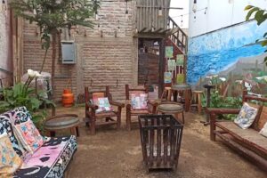 HOSTAL TRAVELAND