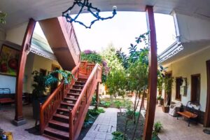 Hotel HALLEY de Vicuña: Tu alojamiento ideal en el Valle del Elqui ¡Reserva ahora!