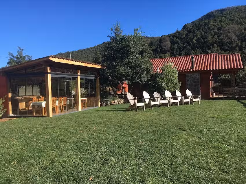 Los Quenes River Lodge